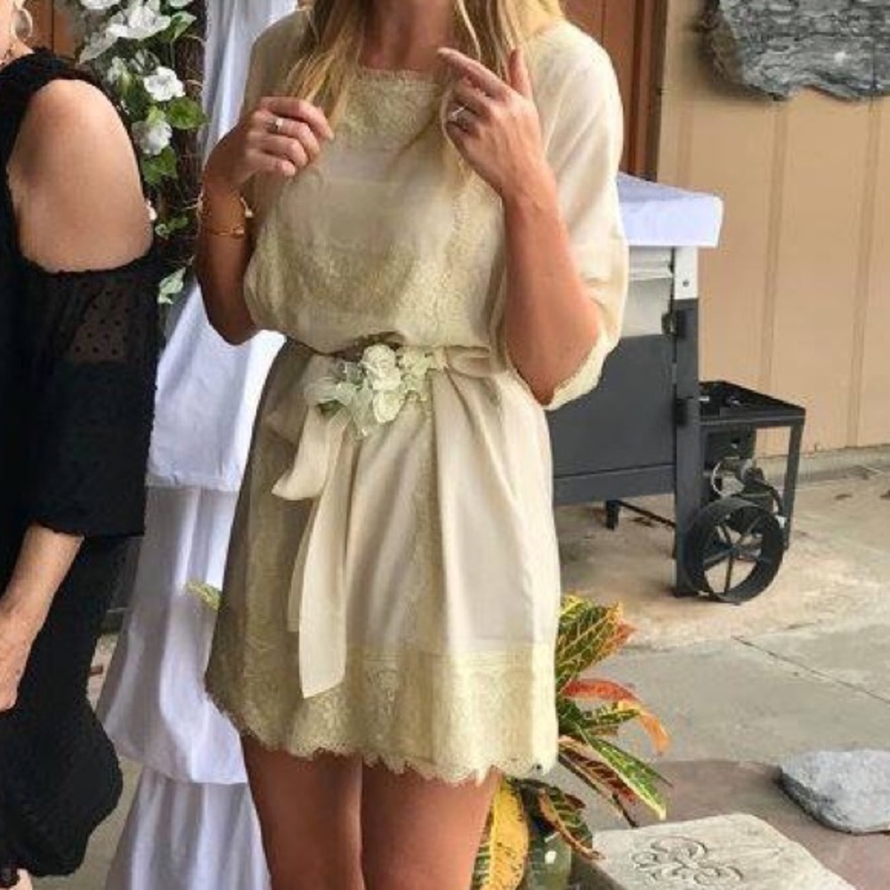 Super elegant vintage-like cream dress